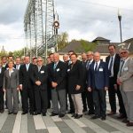 Die Vertragspartner bei der Gründung der neuen Netzgesellschaft EnergieRegion Taunus-Goldener Grund .