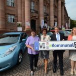 Fahrzeugübergabe: Der Kreis Limburg-Weilburg testet einen Nissan Leaf