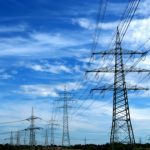 Mit Blockchain-Technologie vernetzte Heimspeicher sollen künftig das Stromnetz stabilisieren.