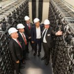 Rundgang im Speicher: Das zweite Batteriespeicherkraftwerk der WEMAG ist ans Netz gegangen.