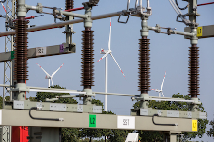 Der voranschreitende Ausbau der Erneuerbare-Energien-Anlagen zwingt die Netzbetreiber zu erhöhten Investitionen in die Infrastruktur.