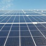 In der Gemeinde Dettmannsdorf in Mecklenburg-Vorpommern wird von Energiekontor ein neuer Großsolarpark geplant. Den Strom nimmt die EnBW ab.