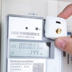 Durch einen Sensor können Pilotkunden ihre Verbrauchs- und Erzeugungsmengen über sechs Monate erfassen und über eine App einsehen.