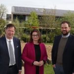 Den Startschuss des Pilotprojekts gaben Stadtdirektor Burkhard Hintzsche (l.)