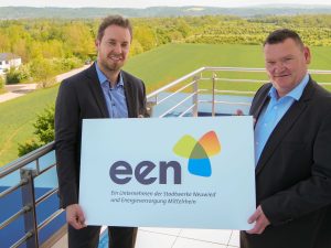 evm-Vorstand Christopher Hesse (l) und Stefan Herschbach, Geschäftsführer der Stadtwerke Neuwied